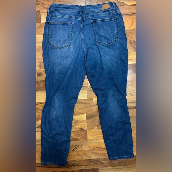 Judy Blue Boyfriend Jeans Distressed Medium Wash Women’s Size 15/32 - Picture 2 of 8